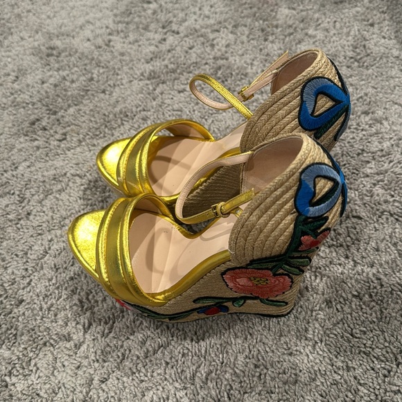 Gucci Wedges - Picture 2 of 3